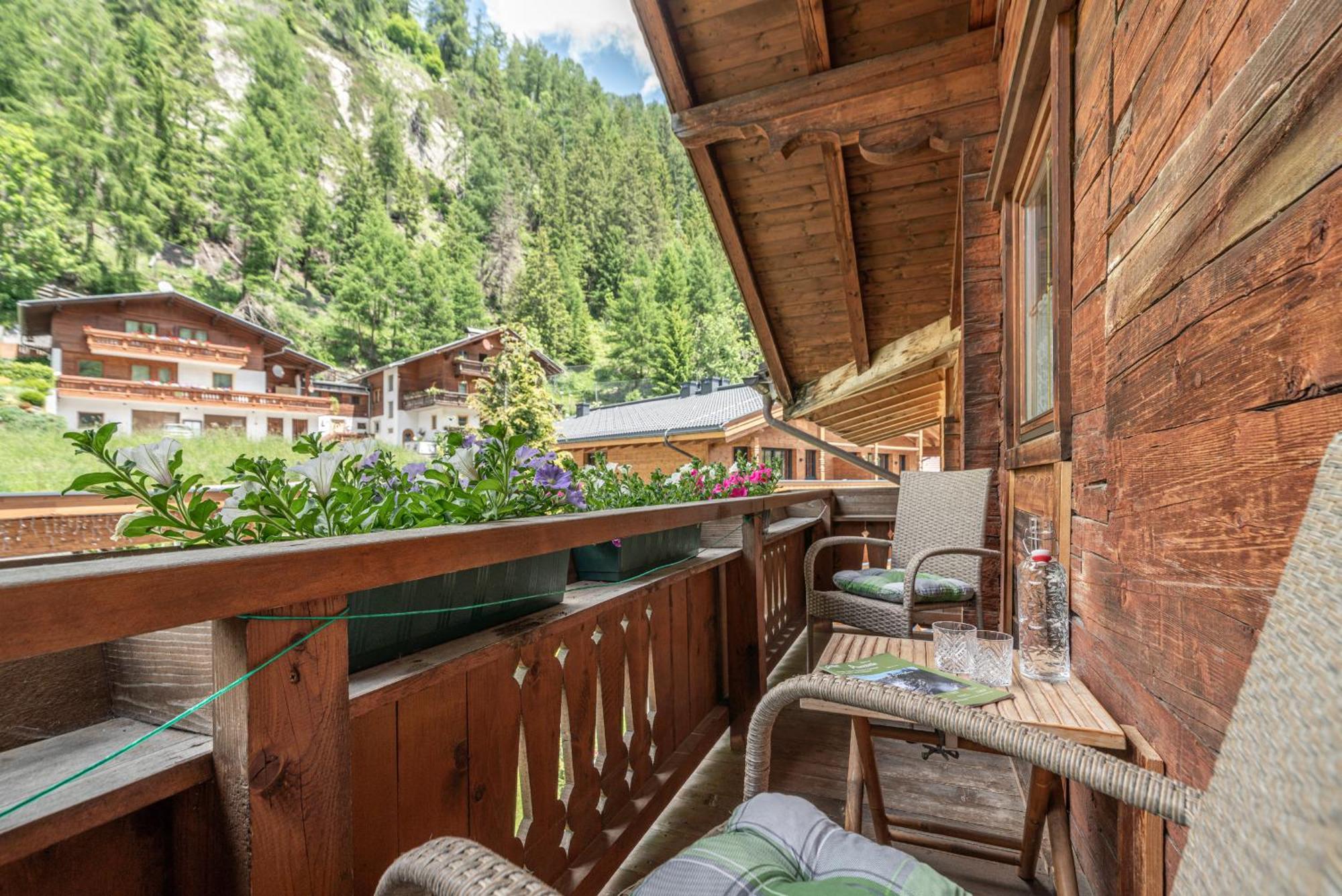 Der Ortnerhof - Hotel & Reiterhof Pragraten Ruang foto